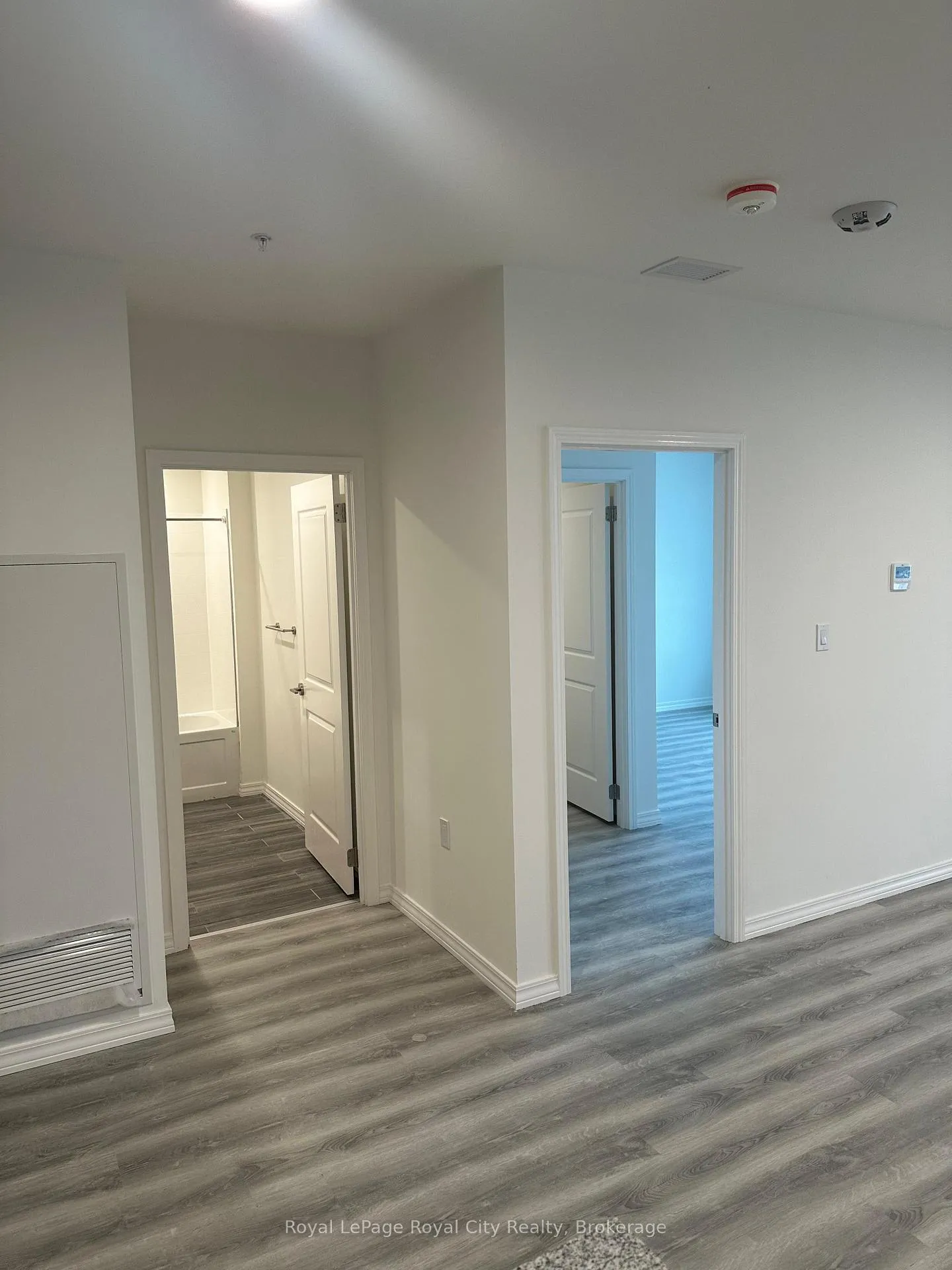 Photo 8 of Unit 714, 1098 Paisley Road, Guelph, Willow West/Sugarbush/West Acres — HOMEH