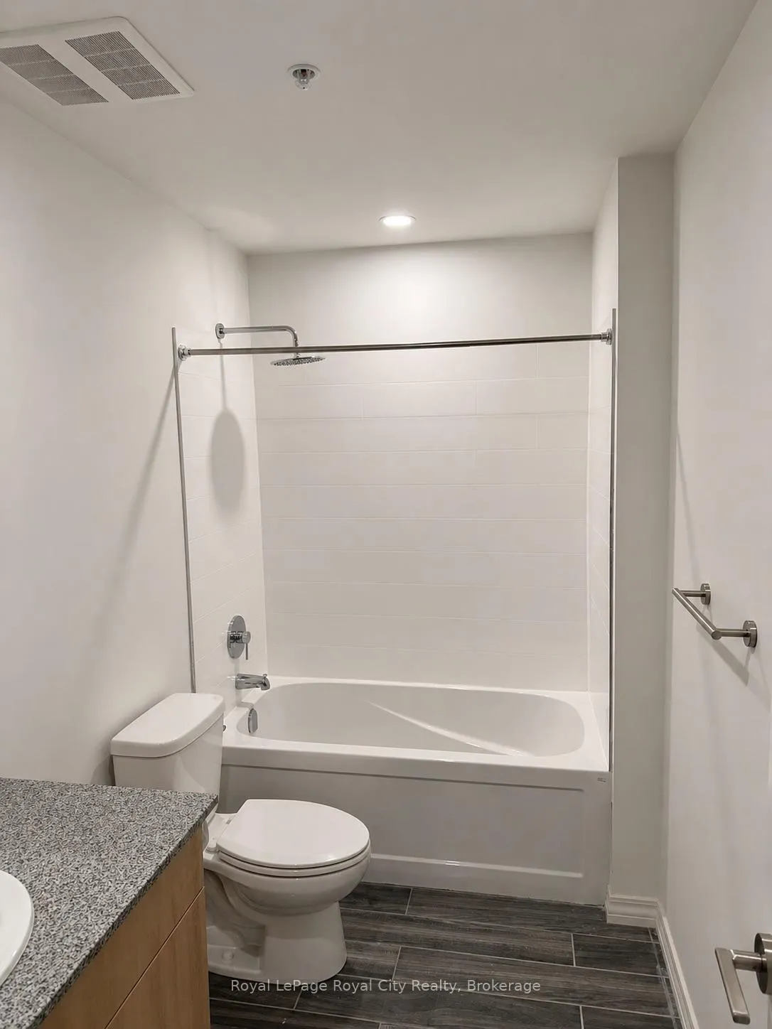 Photo 10 of Unit 714, 1098 Paisley Road, Guelph, Willow West/Sugarbush/West Acres — HOMEH