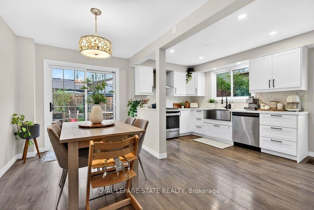 Photo 3 of 2233 Melissa Crescent, Burlington, Brant Hills — HOMEH