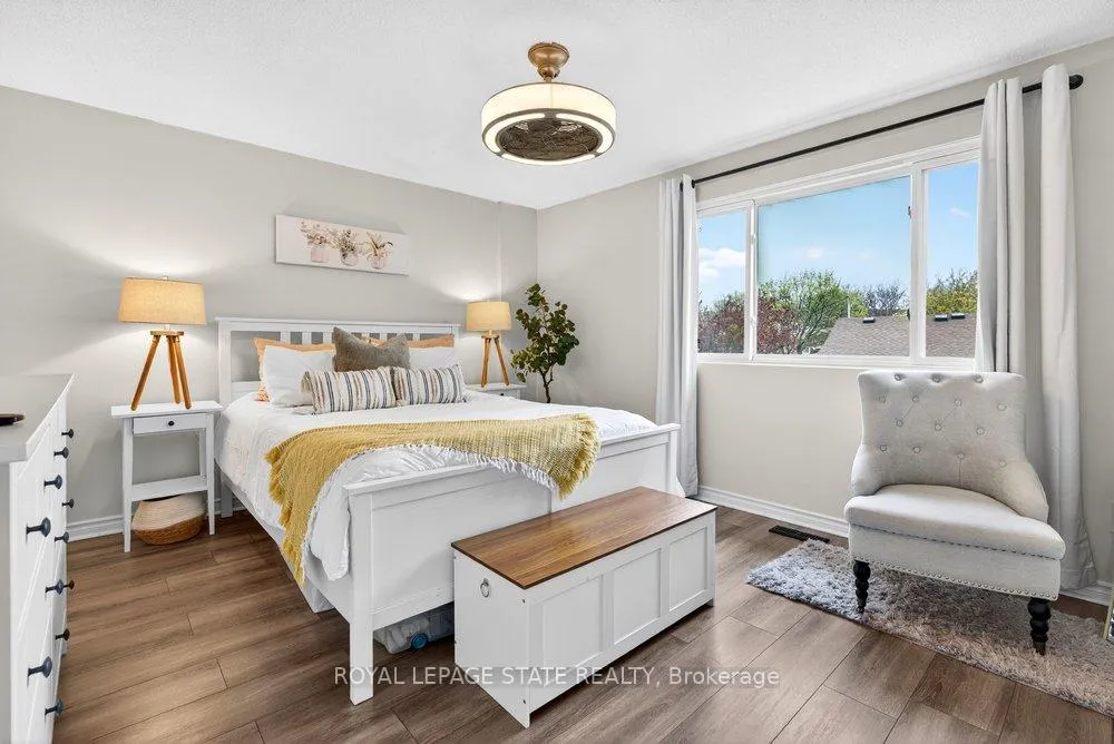 Photo 5 of 2233 Melissa Crescent, Burlington, Brant Hills — HOMEH