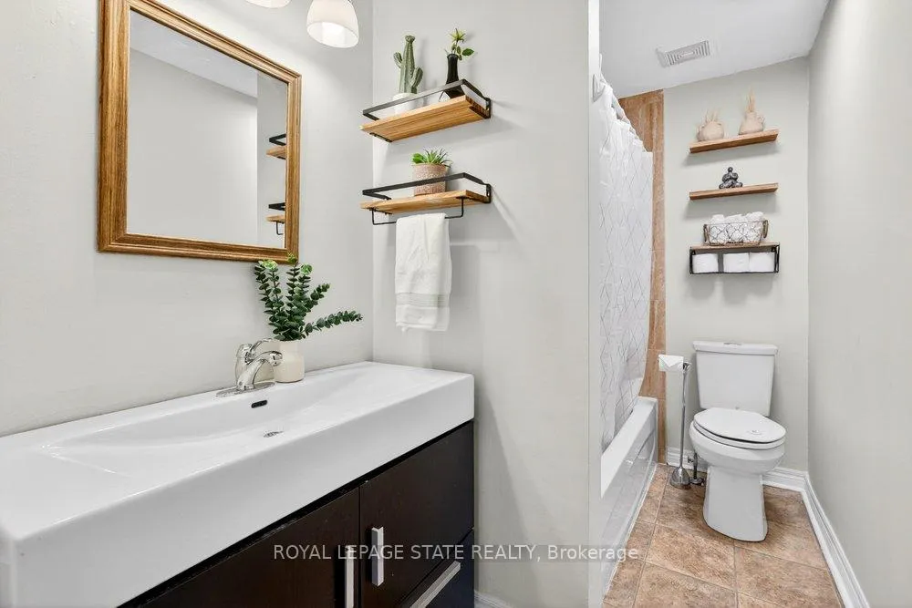 Photo 7 of 2233 Melissa Crescent, Burlington, Brant Hills — HOMEH