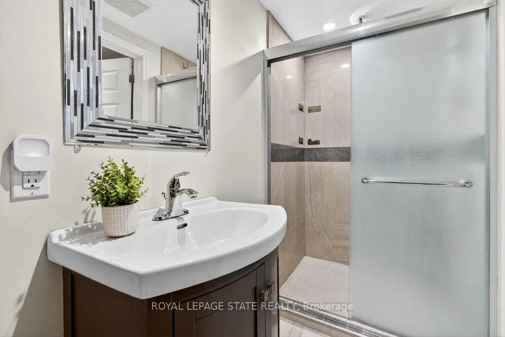 Photo 10 of 2233 Melissa Crescent, Burlington, Brant Hills — HOMEH