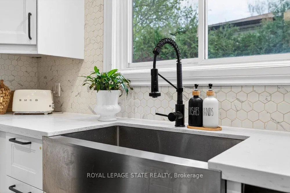 Photo 23 of 2233 Melissa Crescent, Burlington, Brant Hills — HOMEH