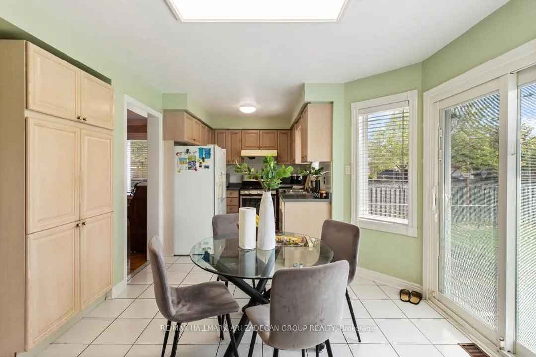 Photo 2 of 1 Grampian Avenue, Vaughan, Maple — HOMEH