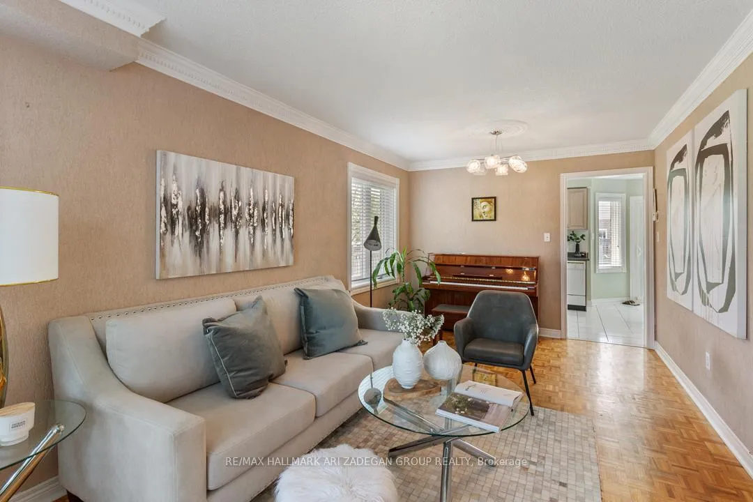 Photo 6 of 1 Grampian Avenue, Vaughan, Maple — HOMEH