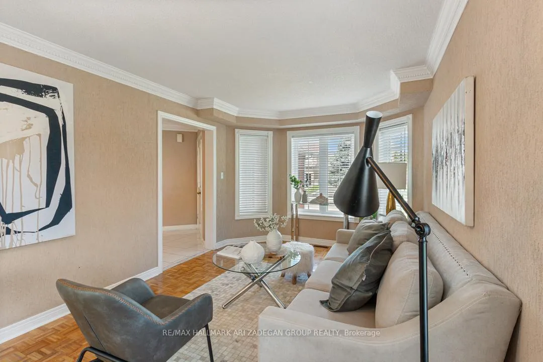 Photo 7 of 1 Grampian Avenue, Vaughan, Maple — HOMEH