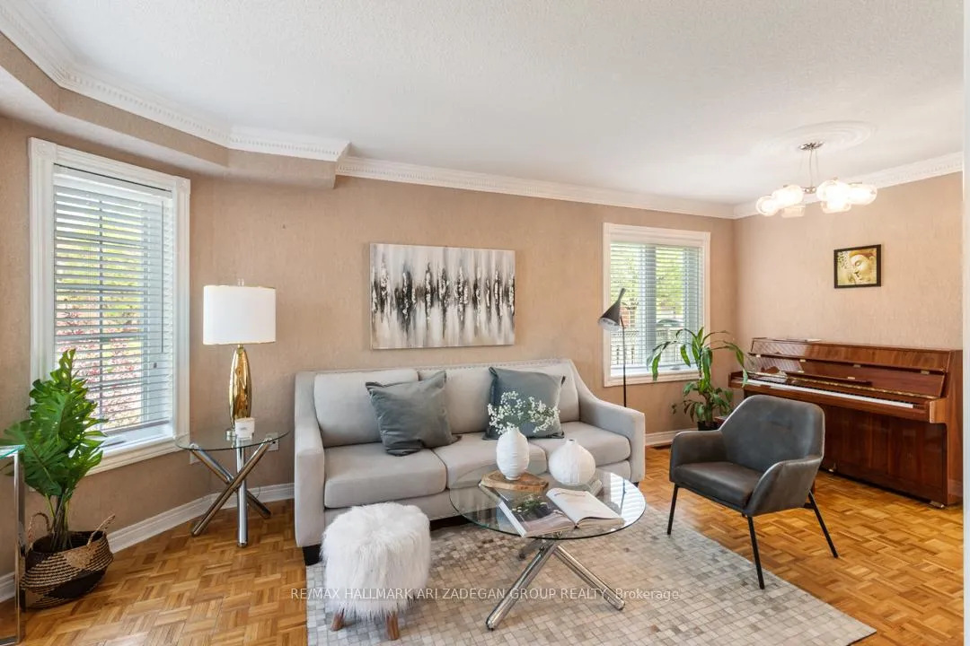 Photo 8 of 1 Grampian Avenue, Vaughan, Maple — HOMEH