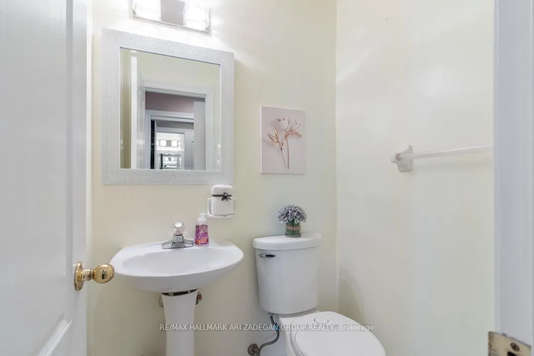 Photo 9 of 1 Grampian Avenue, Vaughan, Maple — HOMEH
