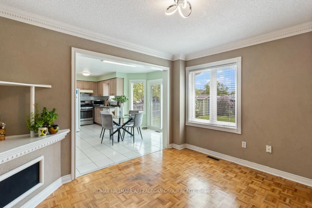 Photo 12 of 1 Grampian Avenue, Vaughan, Maple — HOMEH