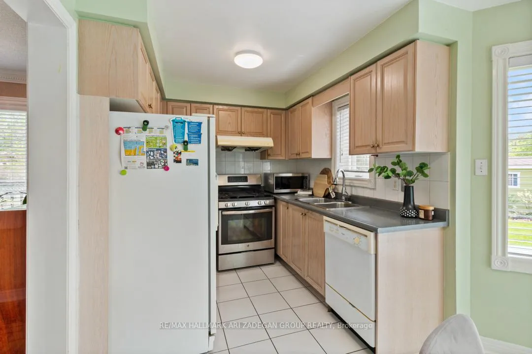 Photo 15 of 1 Grampian Avenue, Vaughan, Maple — HOMEH