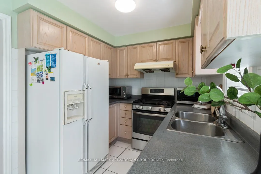 Photo 16 of 1 Grampian Avenue, Vaughan, Maple — HOMEH