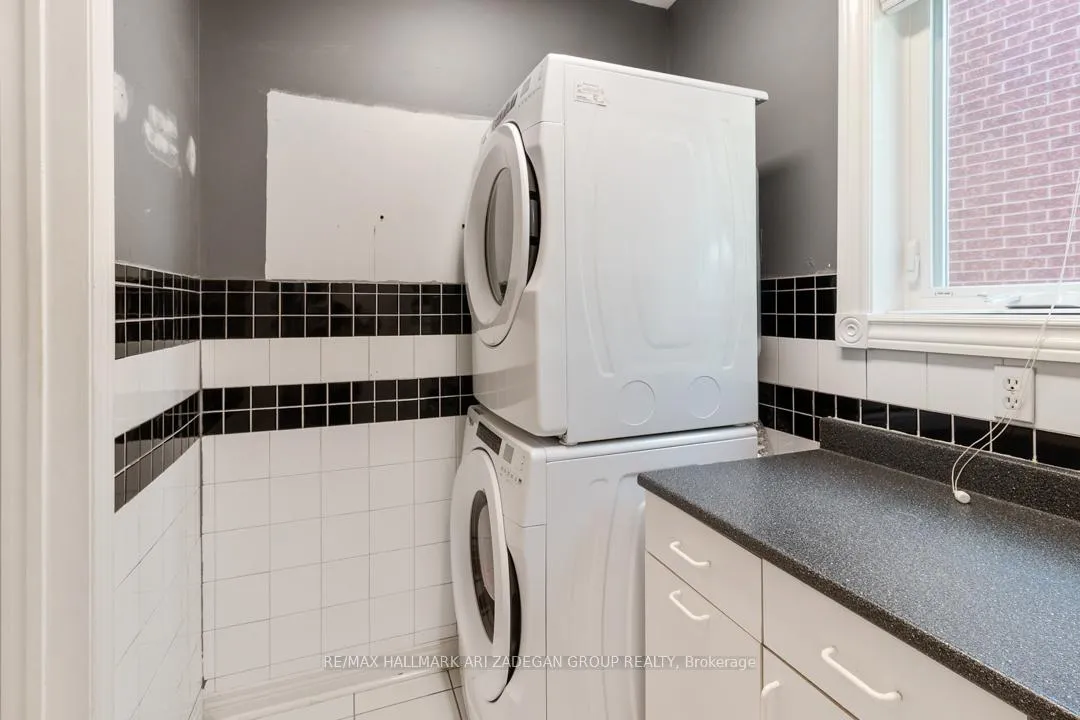 Photo 17 of 1 Grampian Avenue, Vaughan, Maple — HOMEH
