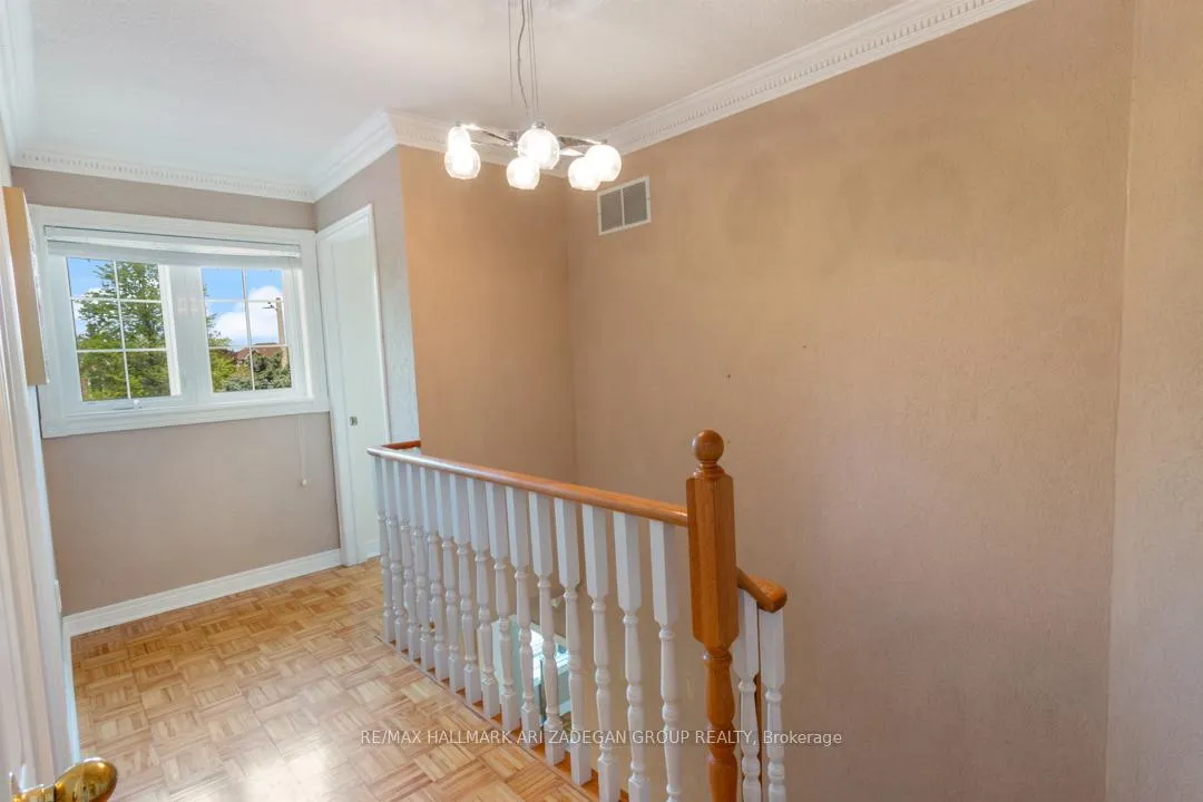 Photo 19 of 1 Grampian Avenue, Vaughan, Maple — HOMEH