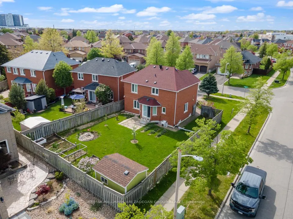 Photo 44 of 1 Grampian Avenue, Vaughan, Maple — HOMEH