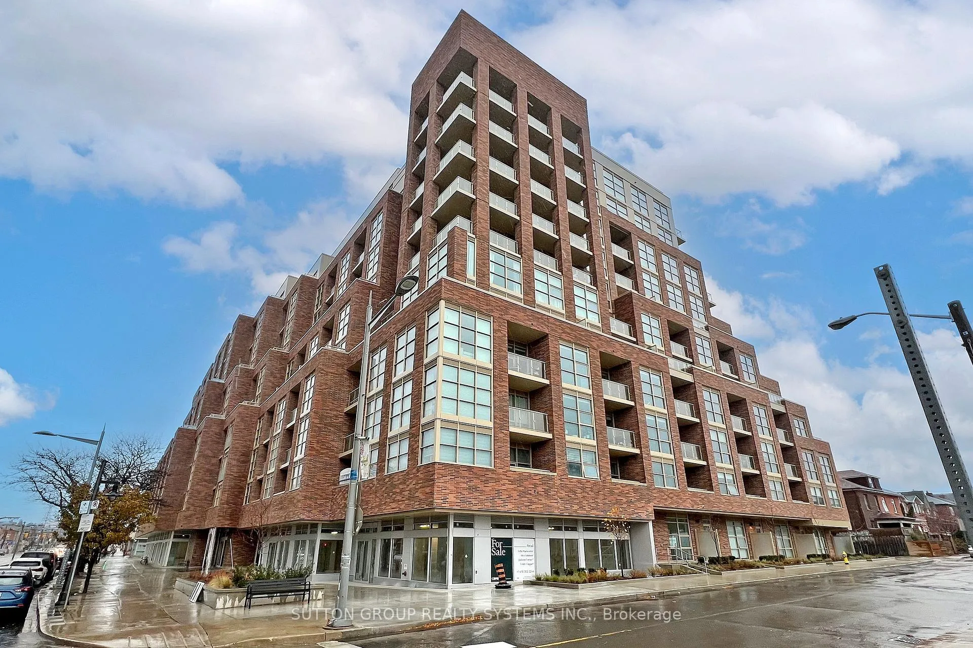 Front of Unit 1109, 1787 St Clair Avenue W