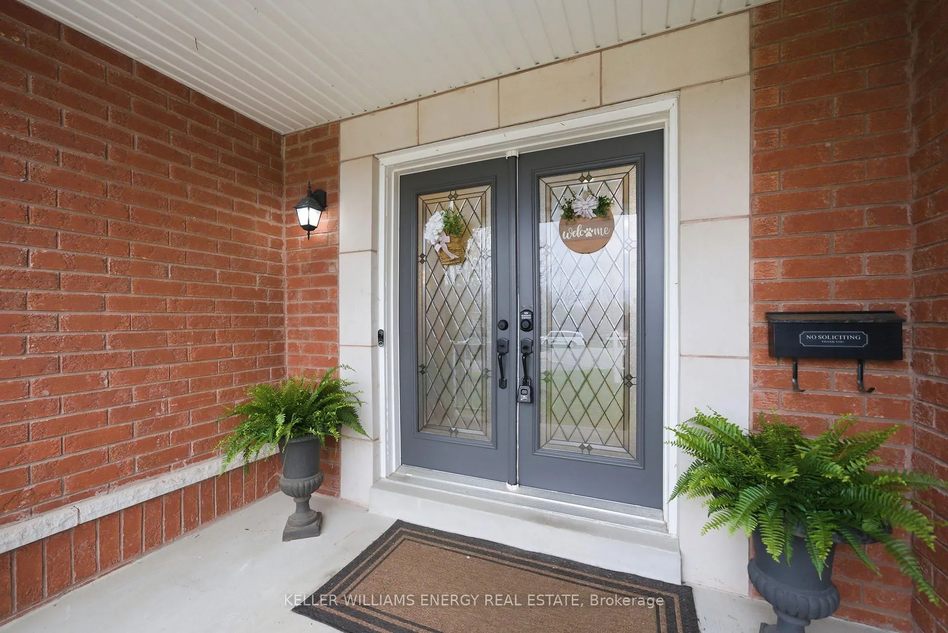 Photo 3 of 1617 Kitchen Court, Oshawa, Taunton — HOMEH