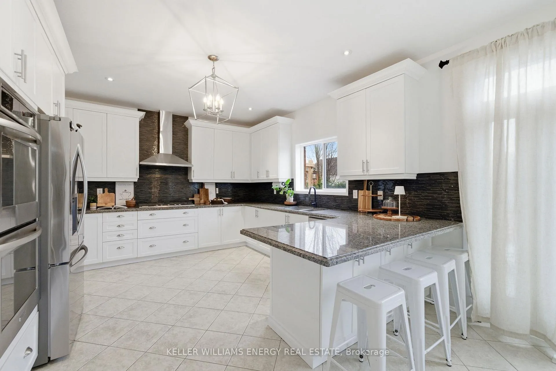 Photo 4 of 1617 Kitchen Court, Oshawa, Taunton — HOMEH