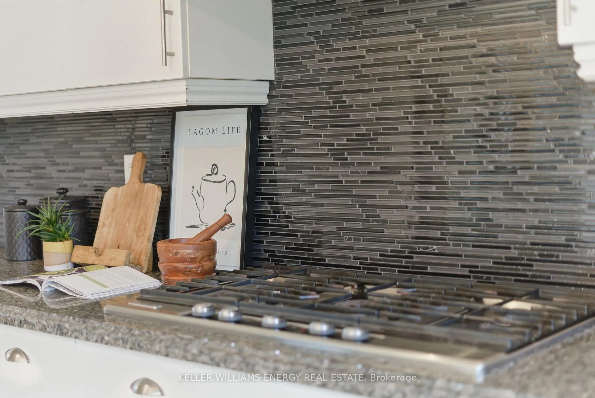 Photo 6 of 1617 Kitchen Court, Oshawa, Taunton — HOMEH