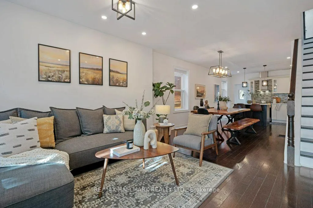 Photo 2 of 17 Criscoe Street, Toronto, Rockcliffe-Smythe — HOMEH