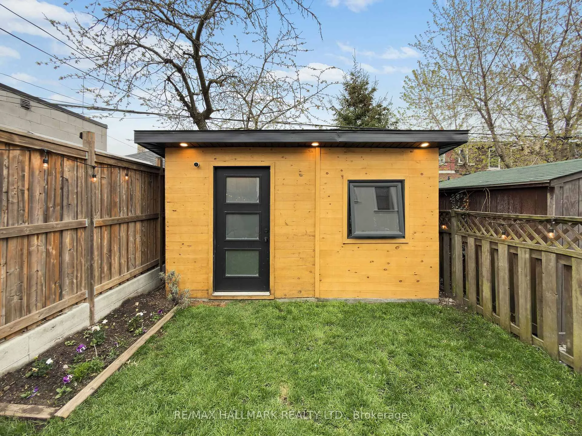 Photo 26 of 17 Criscoe Street, Toronto, Rockcliffe-Smythe — HOMEH