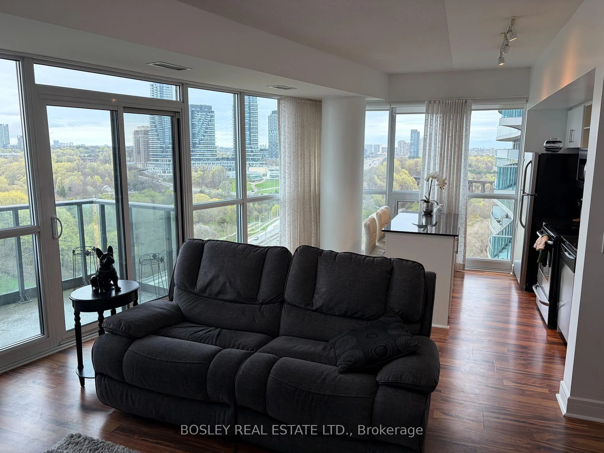 Photo 6 of Unit LPH 24, 35 Brian Peck Crescent, Toronto, Leaside — HOMEH