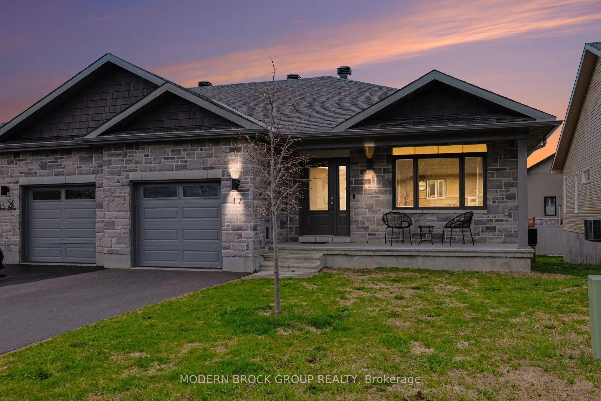 Photo 2 of 17 Douglas Brown Way, Arnprior — HOMEH