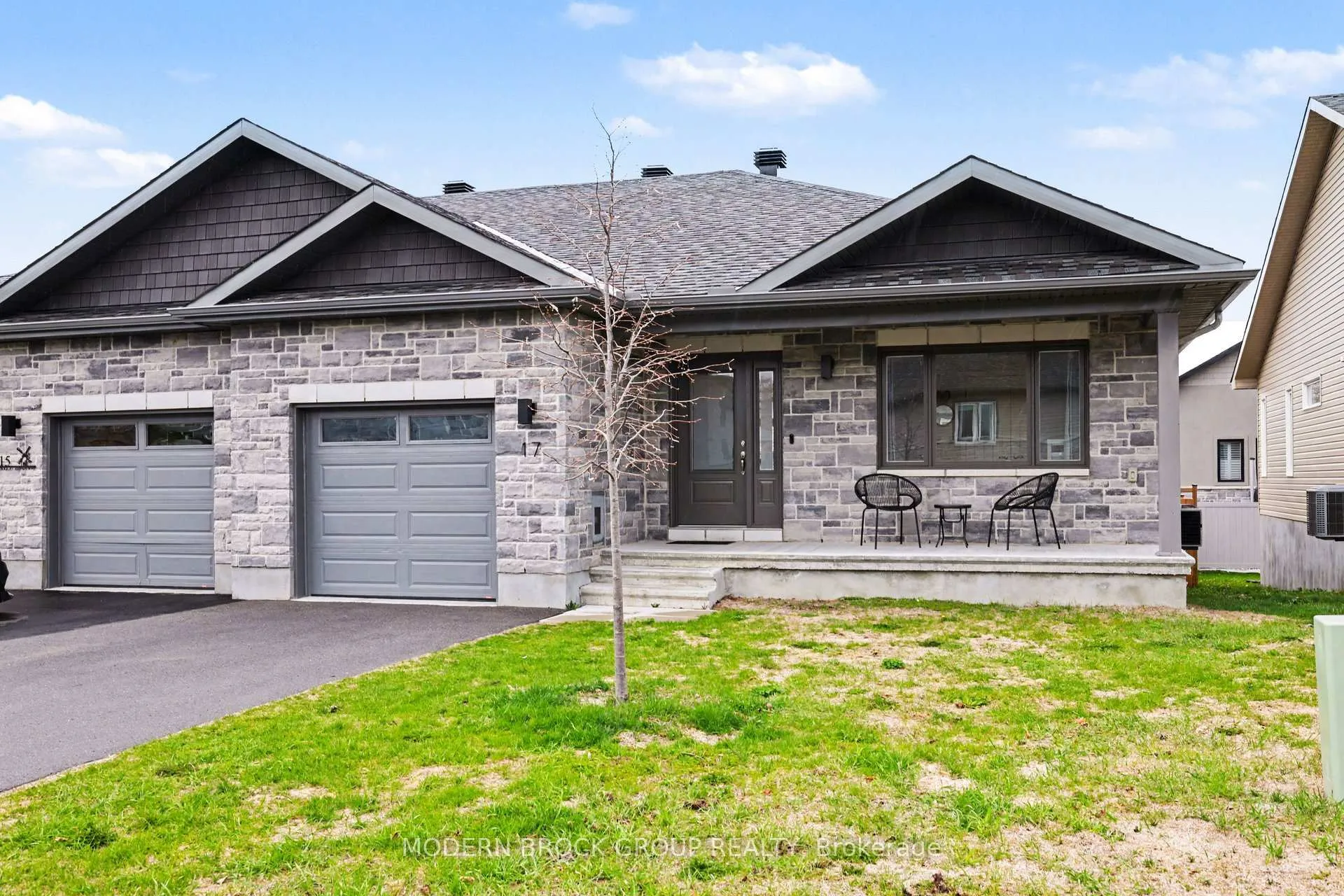 Photo 3 of 17 Douglas Brown Way, Arnprior — HOMEH