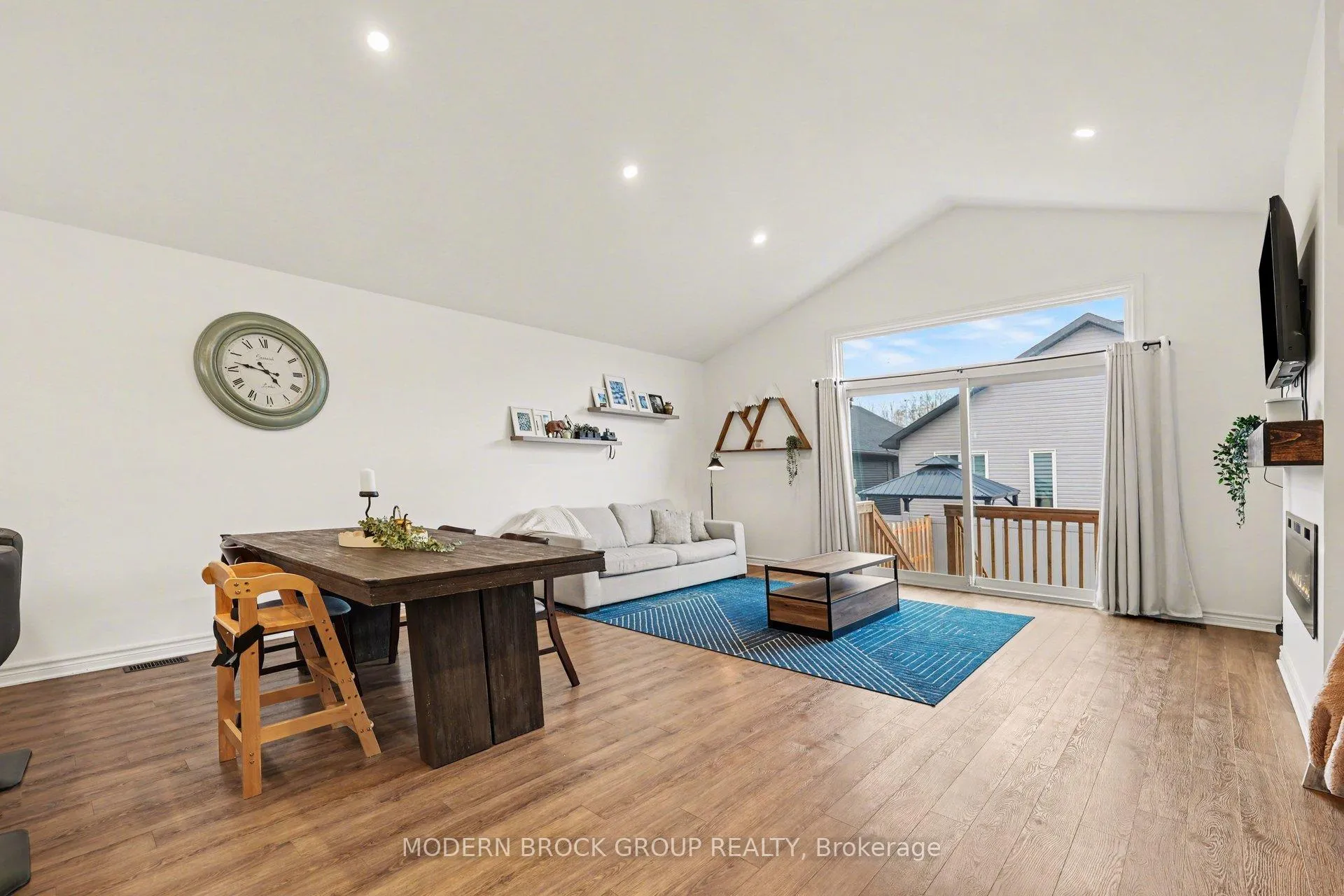 Photo 12 of 17 Douglas Brown Way, Arnprior — HOMEH
