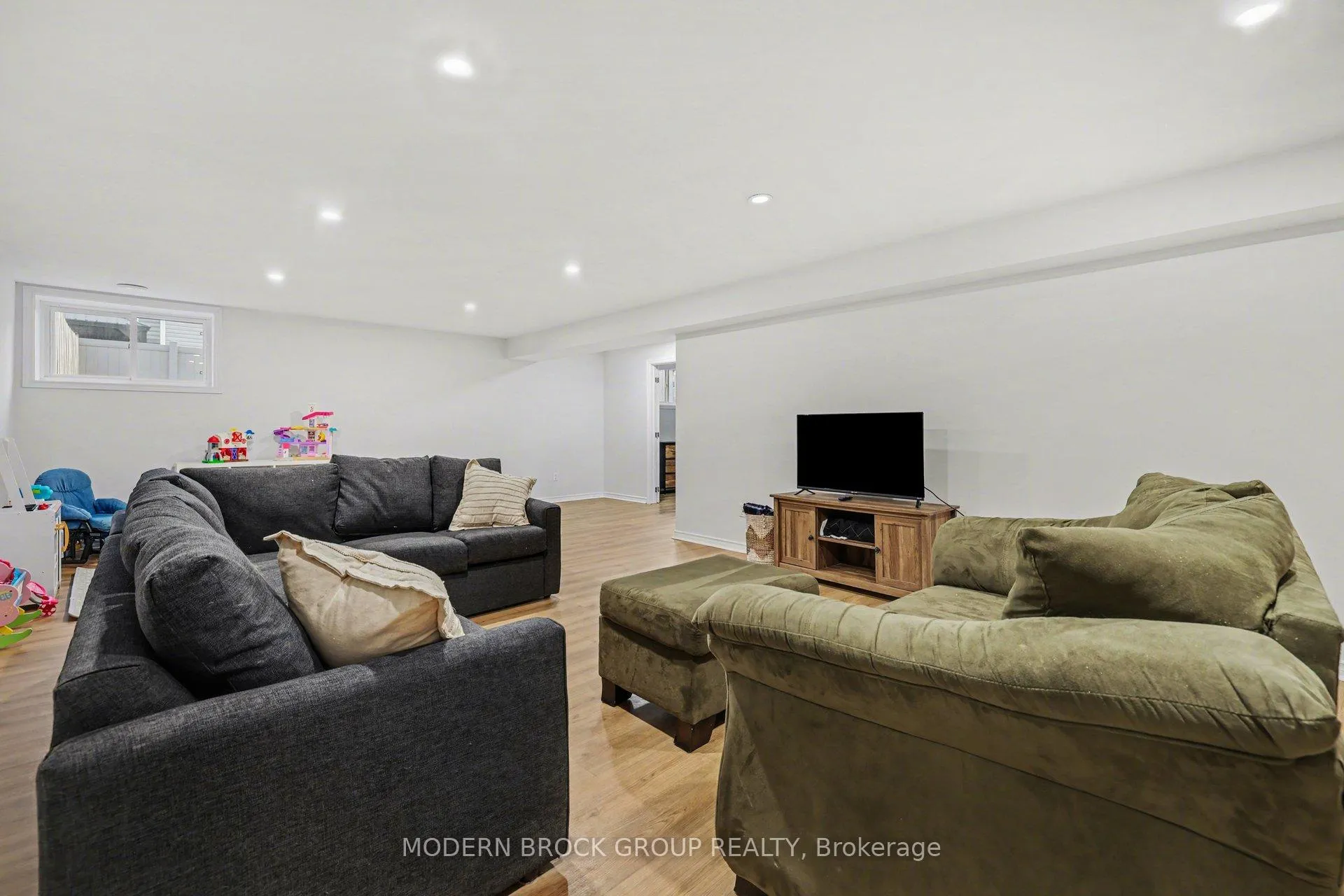 Photo 26 of 17 Douglas Brown Way, Arnprior — HOMEH