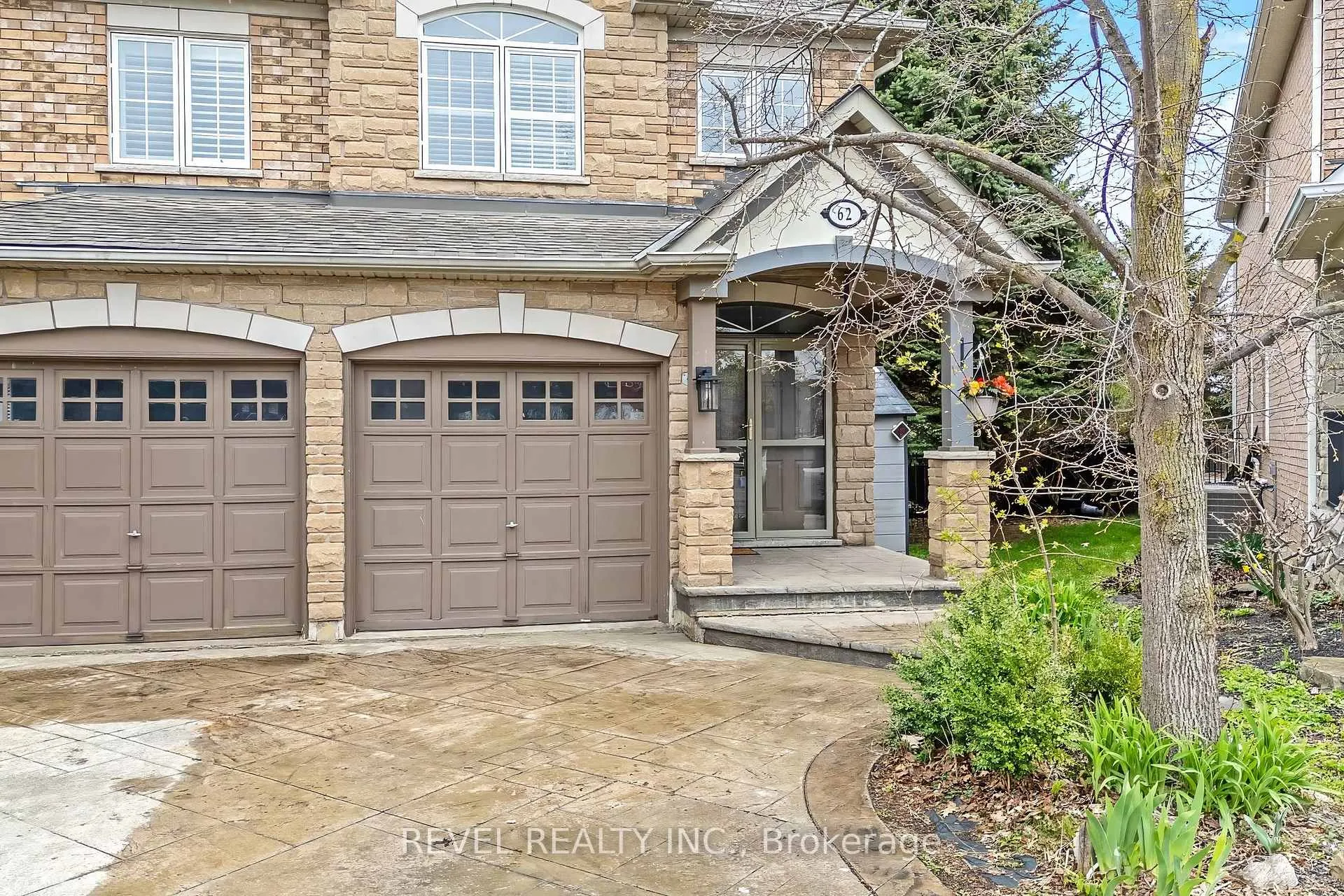 Photo 3 of 62 McNally Street, Halton Hills, Georgetown — HOMEH