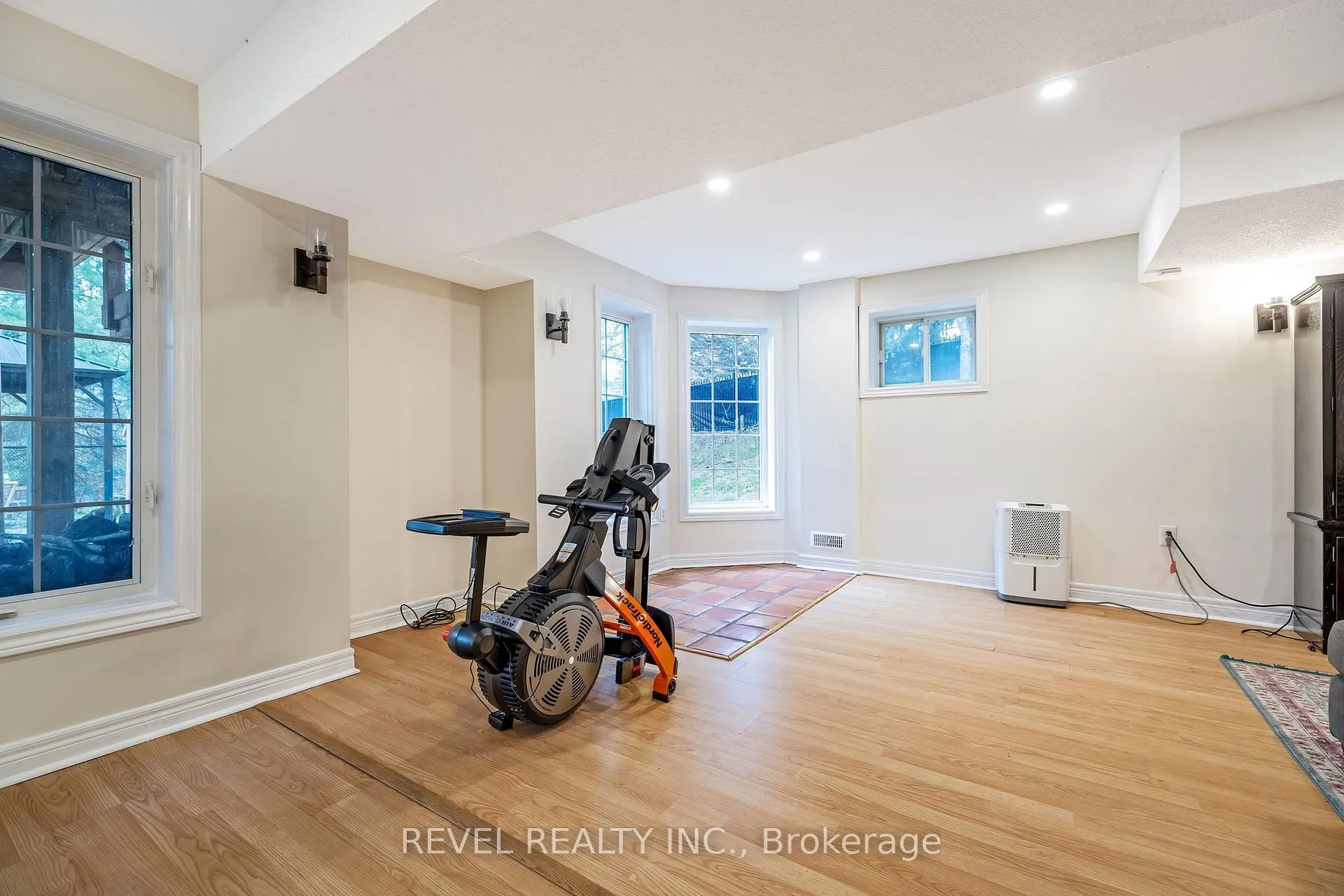 Photo 38 of 62 McNally Street, Halton Hills, Georgetown — HOMEH
