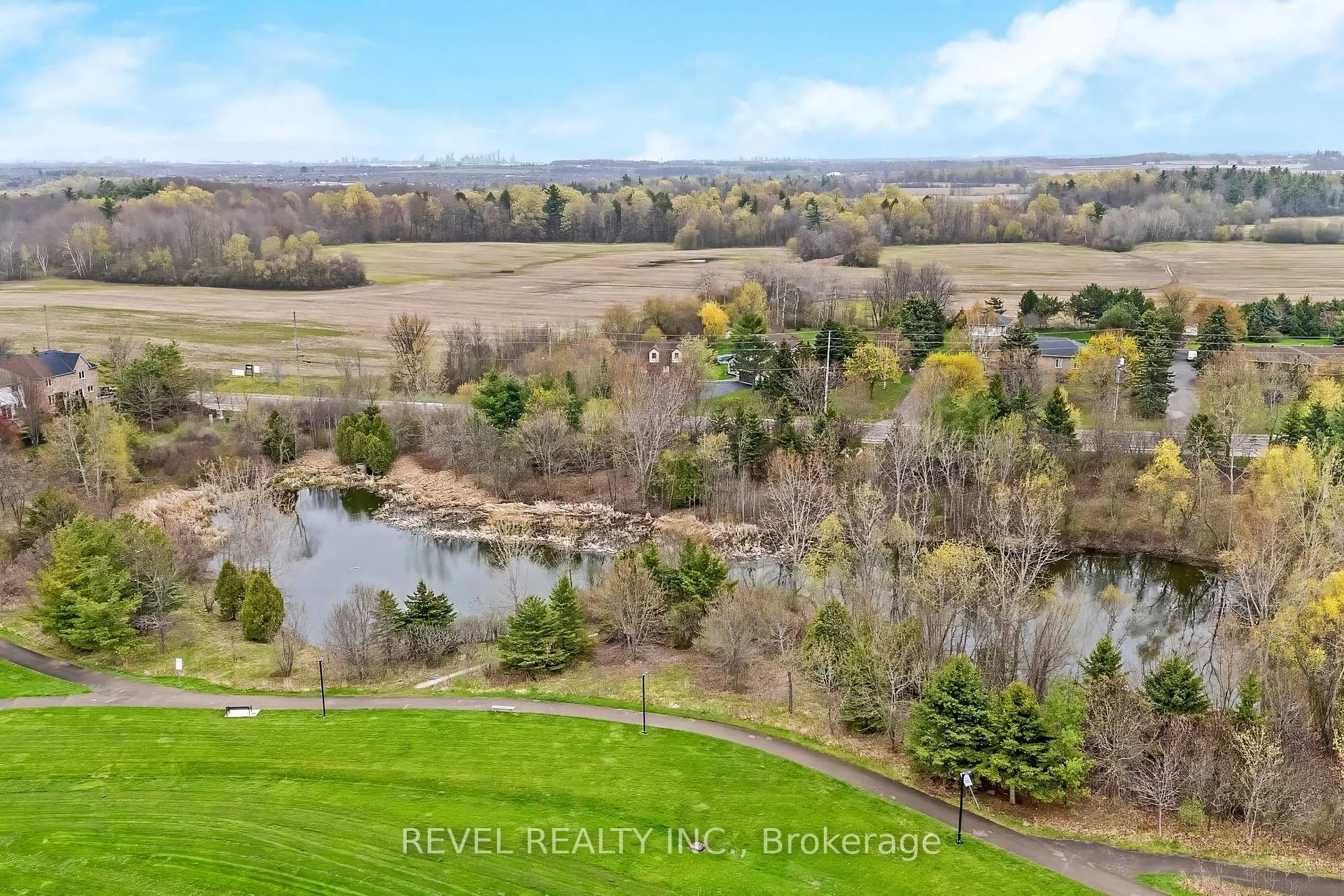 Photo 48 of 62 McNally Street, Halton Hills, Georgetown — HOMEH