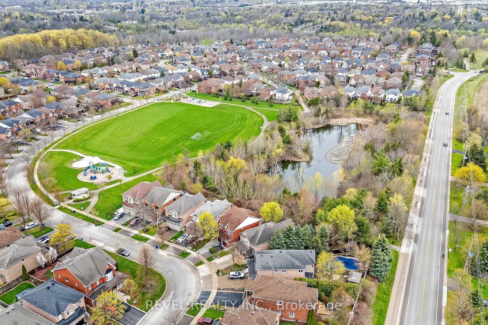 Photo 50 of 62 McNally Street, Halton Hills, Georgetown — HOMEH