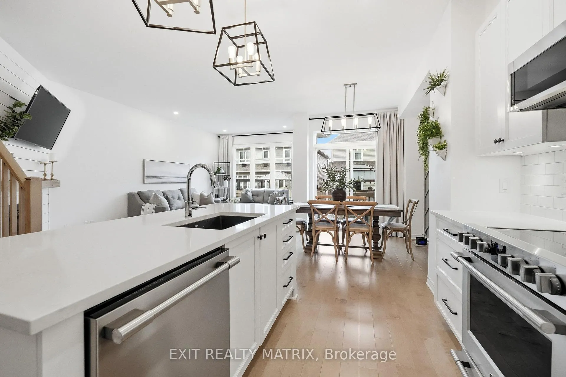 Photo 6 of 553 Jackdaw Avenue, Ottawa, Barrhaven - Half Moon Bay — HOMEH