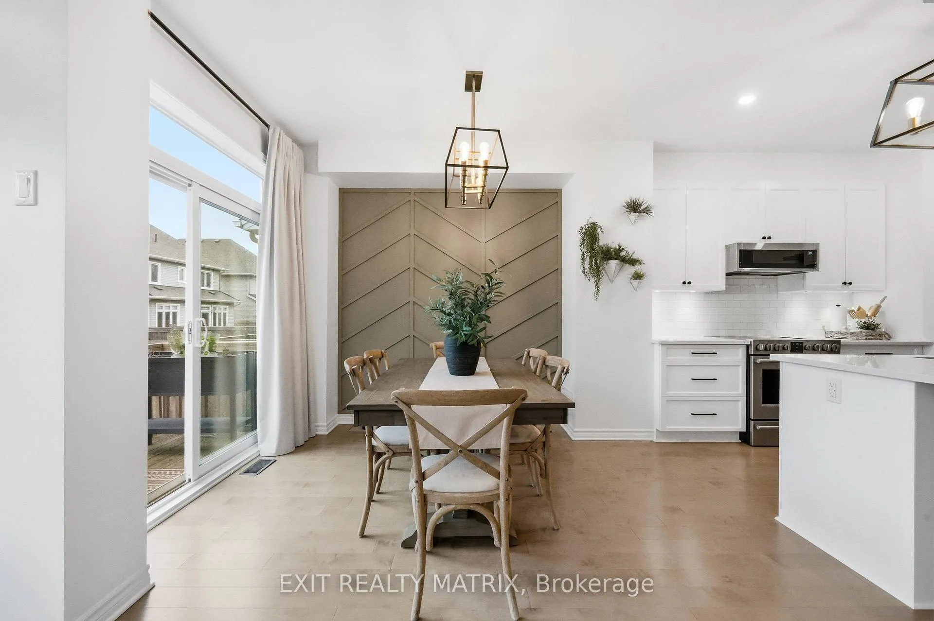Photo 9 of 553 Jackdaw Avenue, Ottawa, Barrhaven - Half Moon Bay — HOMEH
