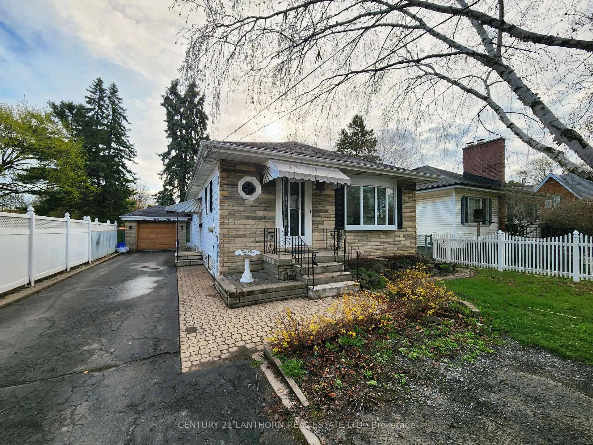 Photo 1 of 233 Herchimer Avenue, Belleville, Belleville Ward — HOMEH