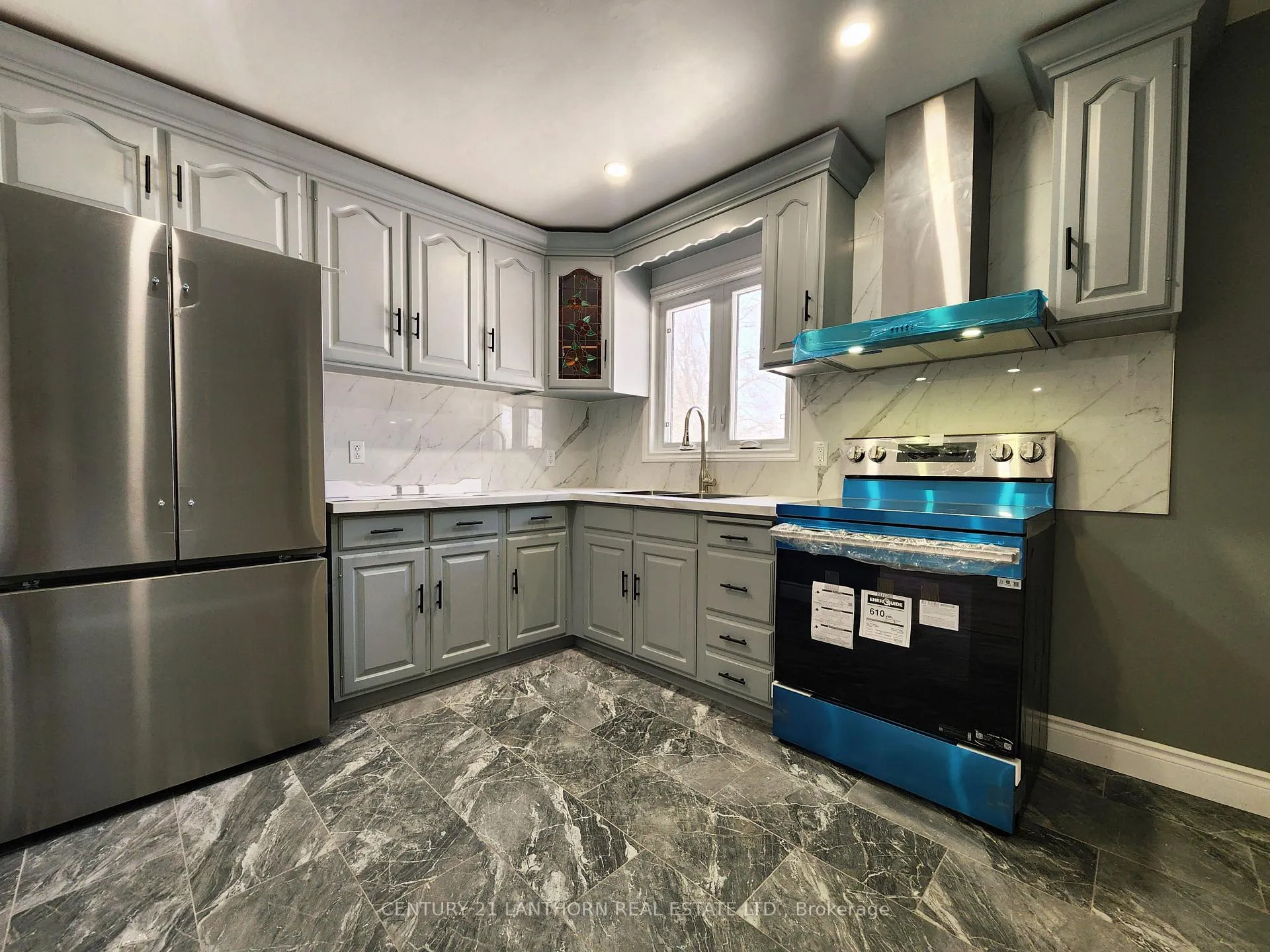 Photo 3 of 233 Herchimer Avenue, Belleville, Belleville Ward — HOMEH