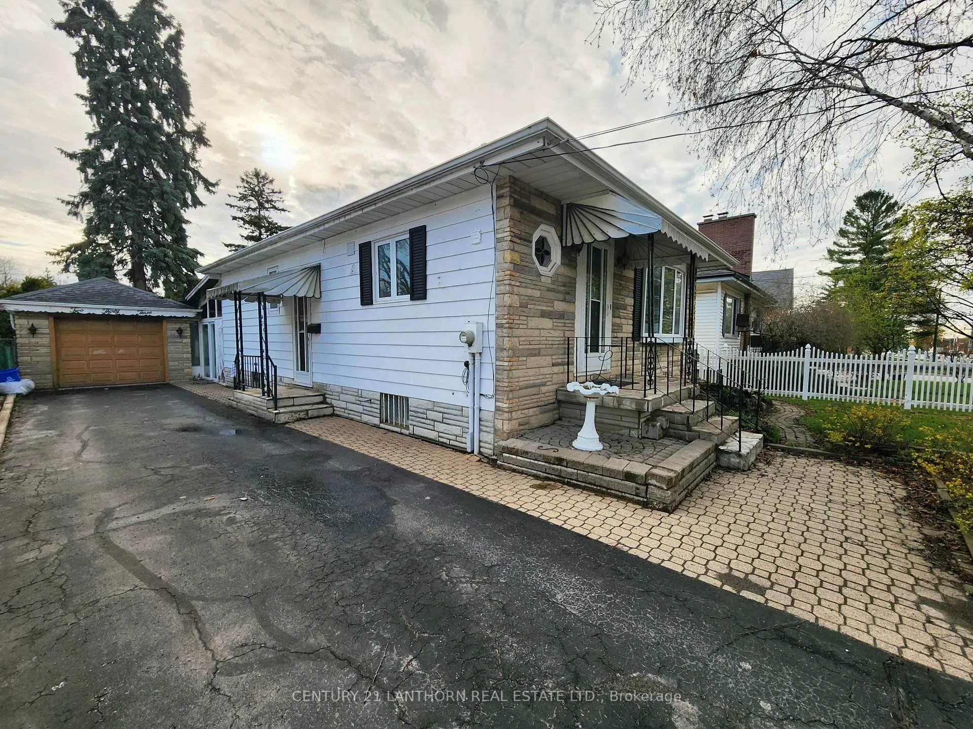 Photo 13 of 233 Herchimer Avenue, Belleville, Belleville Ward — HOMEH