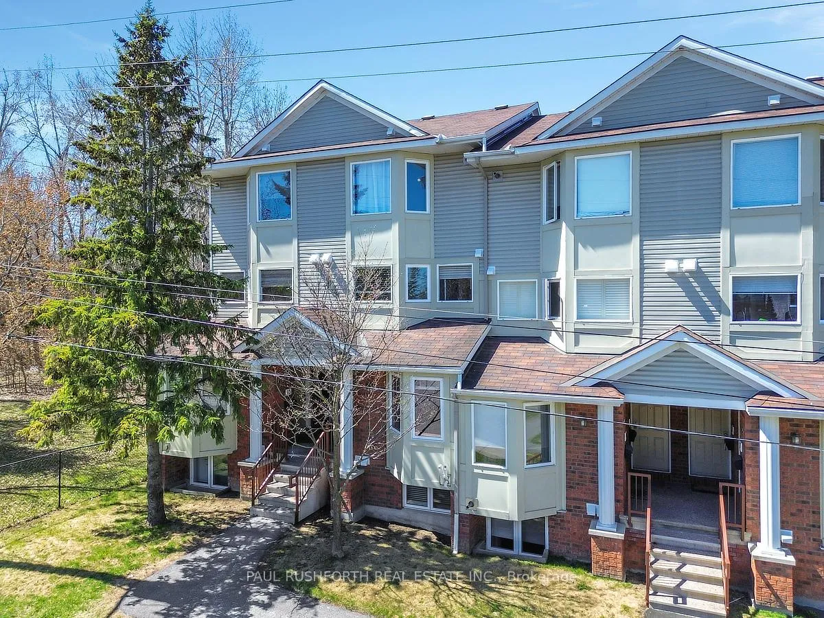 Photo 1 of Unit 11, 1400 Wildberry Court, Ottawa, Chapel Hill — HOMEH
