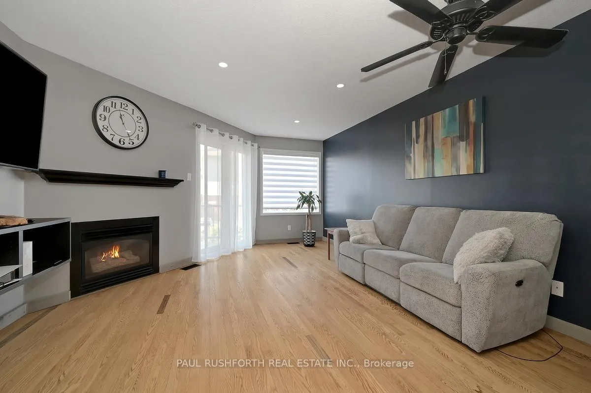 Photo 3 of Unit 11, 1400 Wildberry Court, Ottawa, Chapel Hill — HOMEH