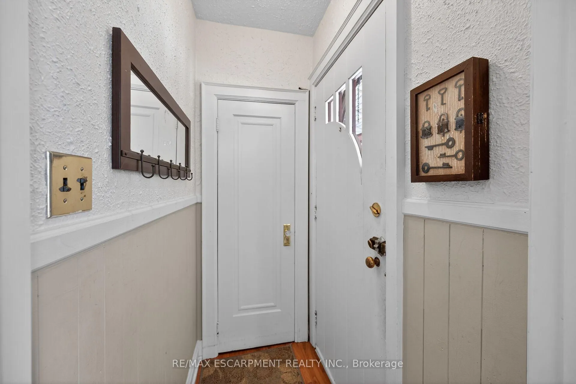 Photo 8 of 50 East 12TH Street, Hamilton, Inch Park — HOMEH