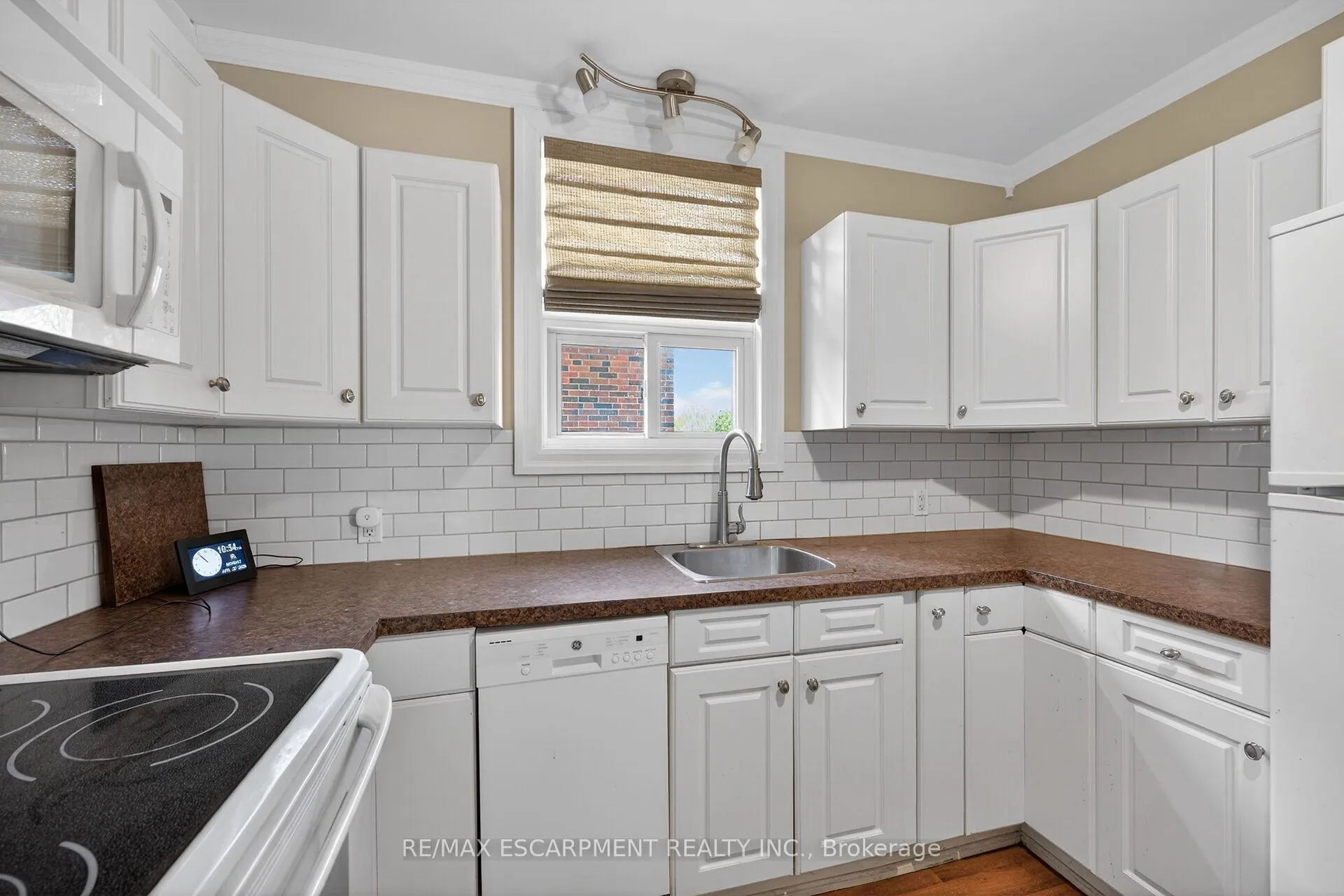Photo 15 of 50 East 12TH Street, Hamilton, Inch Park — HOMEH