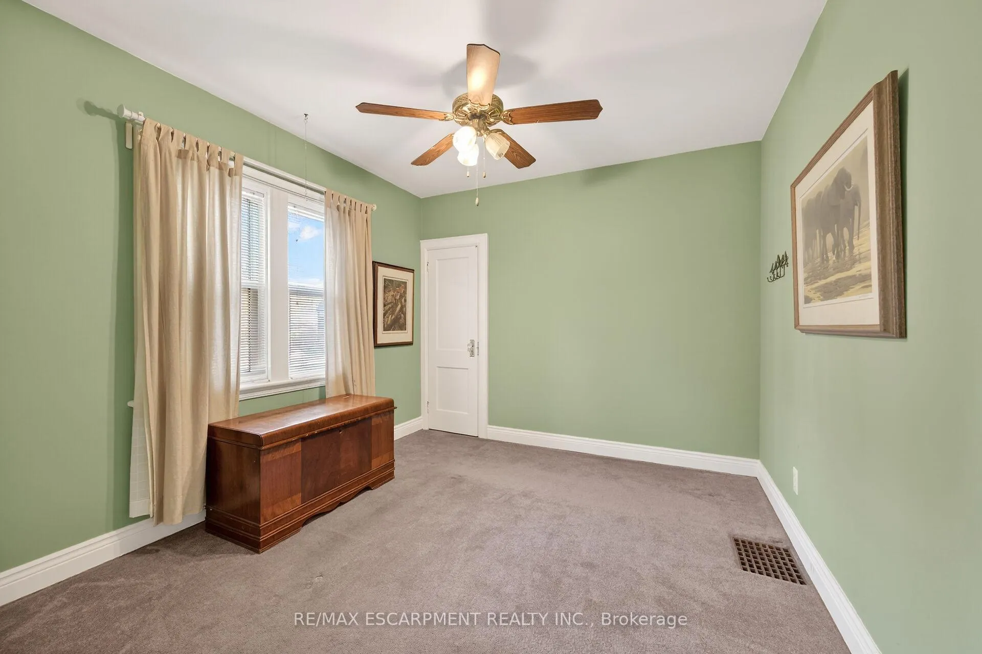 Photo 17 of 50 East 12TH Street, Hamilton, Inch Park — HOMEH