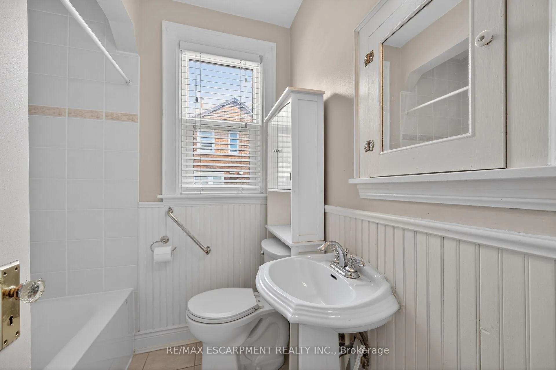 Photo 21 of 50 East 12TH Street, Hamilton, Inch Park — HOMEH
