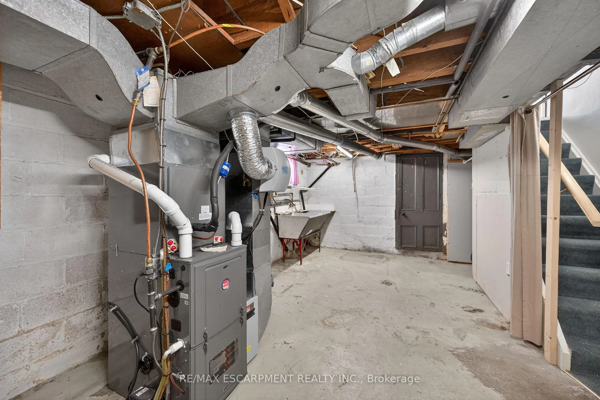 Photo 35 of 50 East 12TH Street, Hamilton, Inch Park — HOMEH