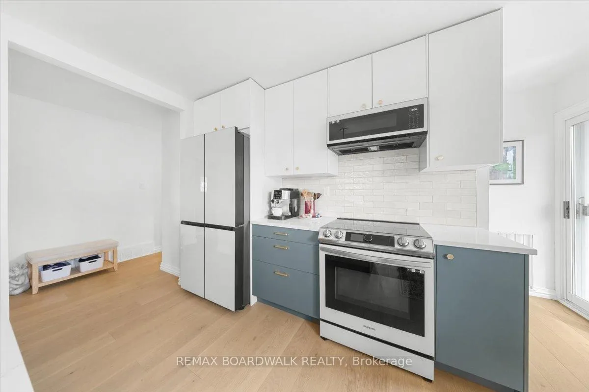Photo 12 of 19 Spring Garden Avenue, Ottawa, Meadowlands/Crestview — HOMEH