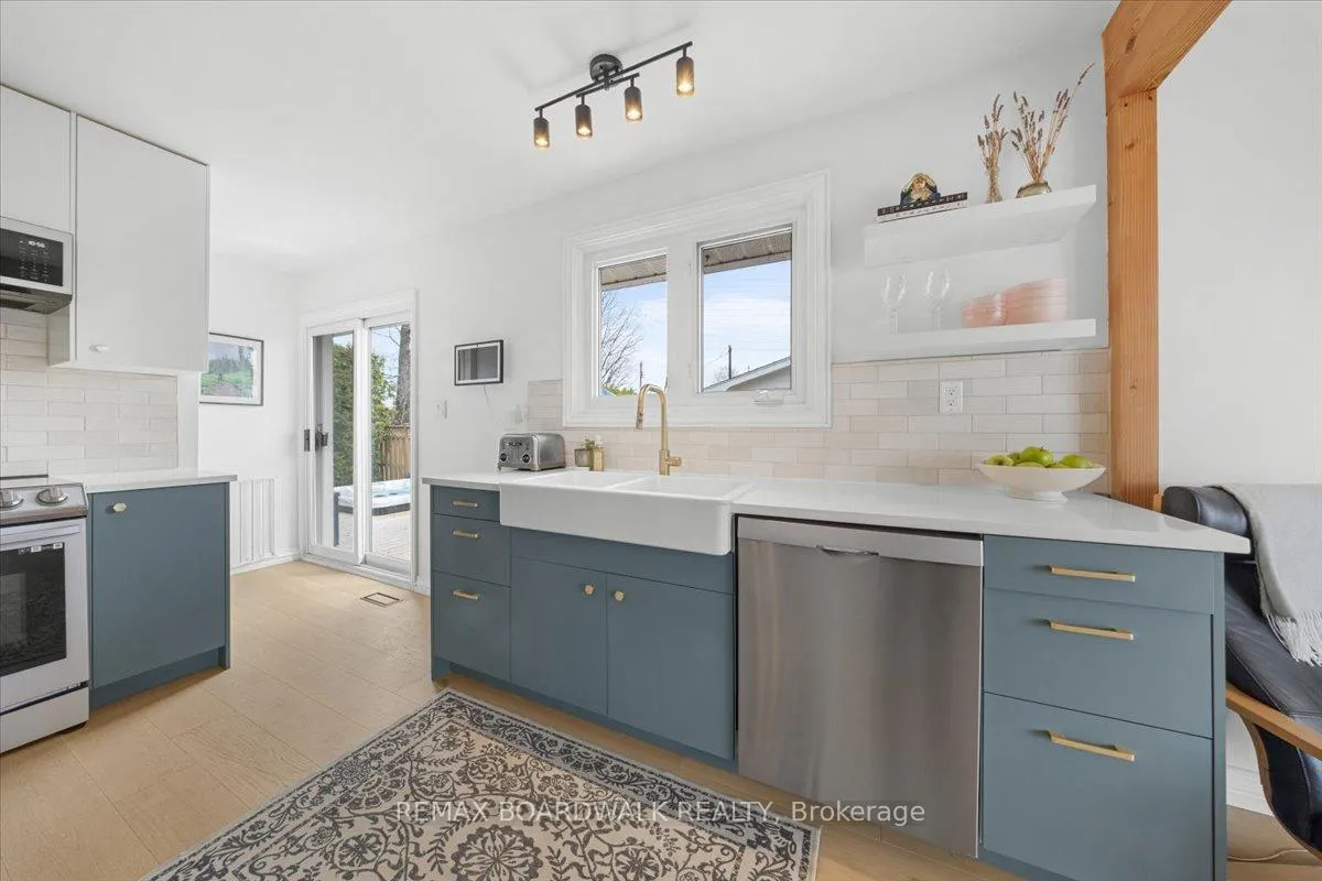 Photo 14 of 19 Spring Garden Avenue, Ottawa, Meadowlands/Crestview — HOMEH