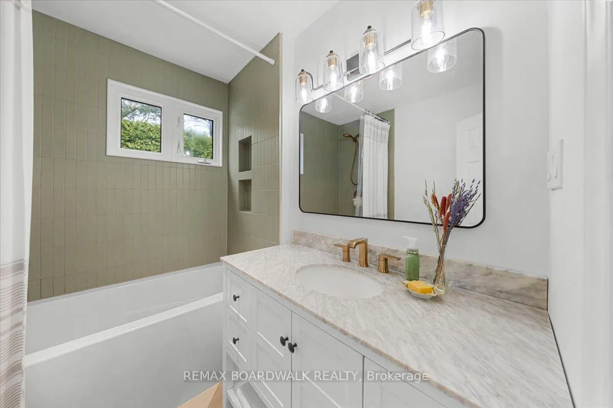 Photo 17 of 19 Spring Garden Avenue, Ottawa, Meadowlands/Crestview — HOMEH