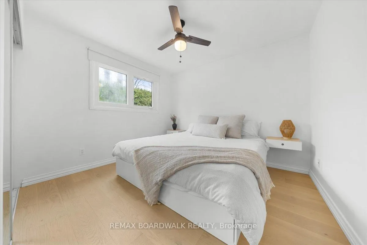 Photo 18 of 19 Spring Garden Avenue, Ottawa, Meadowlands/Crestview — HOMEH