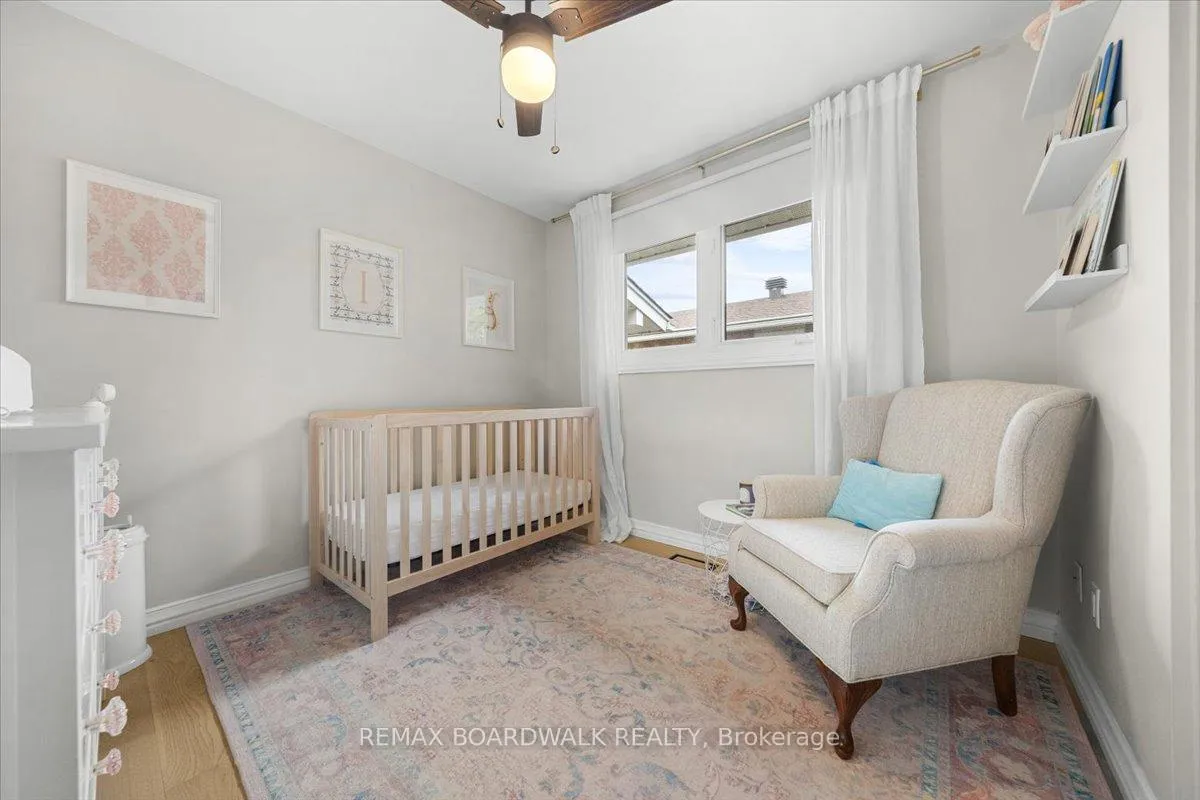 Photo 20 of 19 Spring Garden Avenue, Ottawa, Meadowlands/Crestview — HOMEH